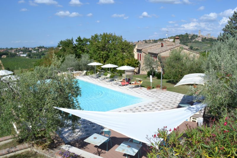 Piscina-vista-sangimignano